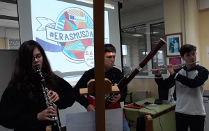 Claudia, Hugo y Guillermo durante el concierto.