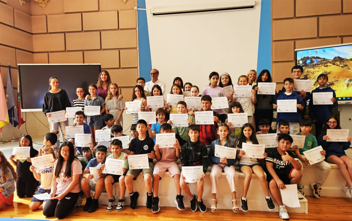 Foto de familia con todos los premiados en el V Concurso InterAulas.