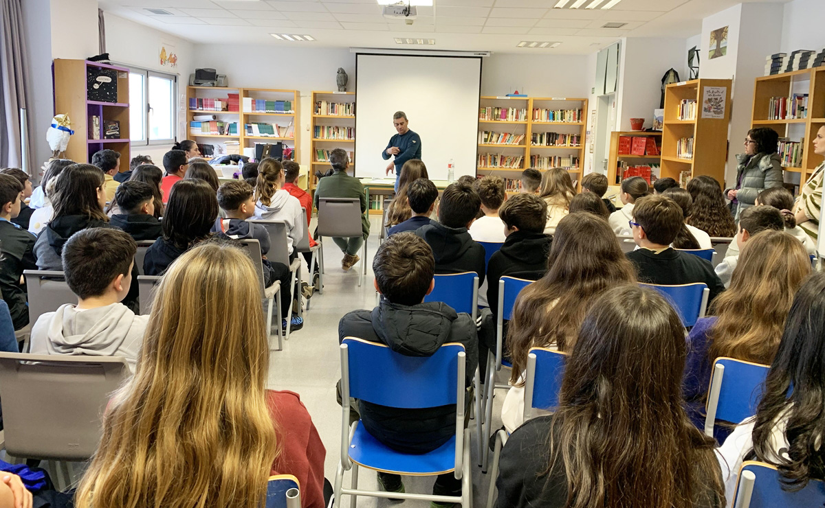 La FESCAN visita el IES Ría San Martín